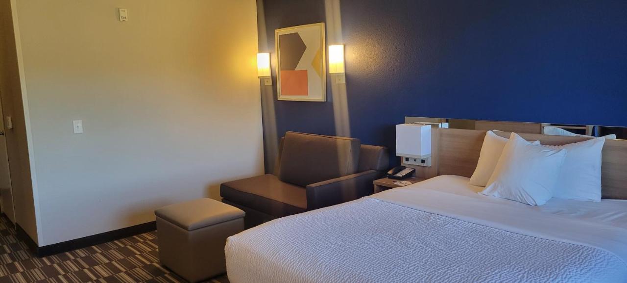 Microtel Inn & Suites By Wyndham Fountain Fort Carson Exterior photo