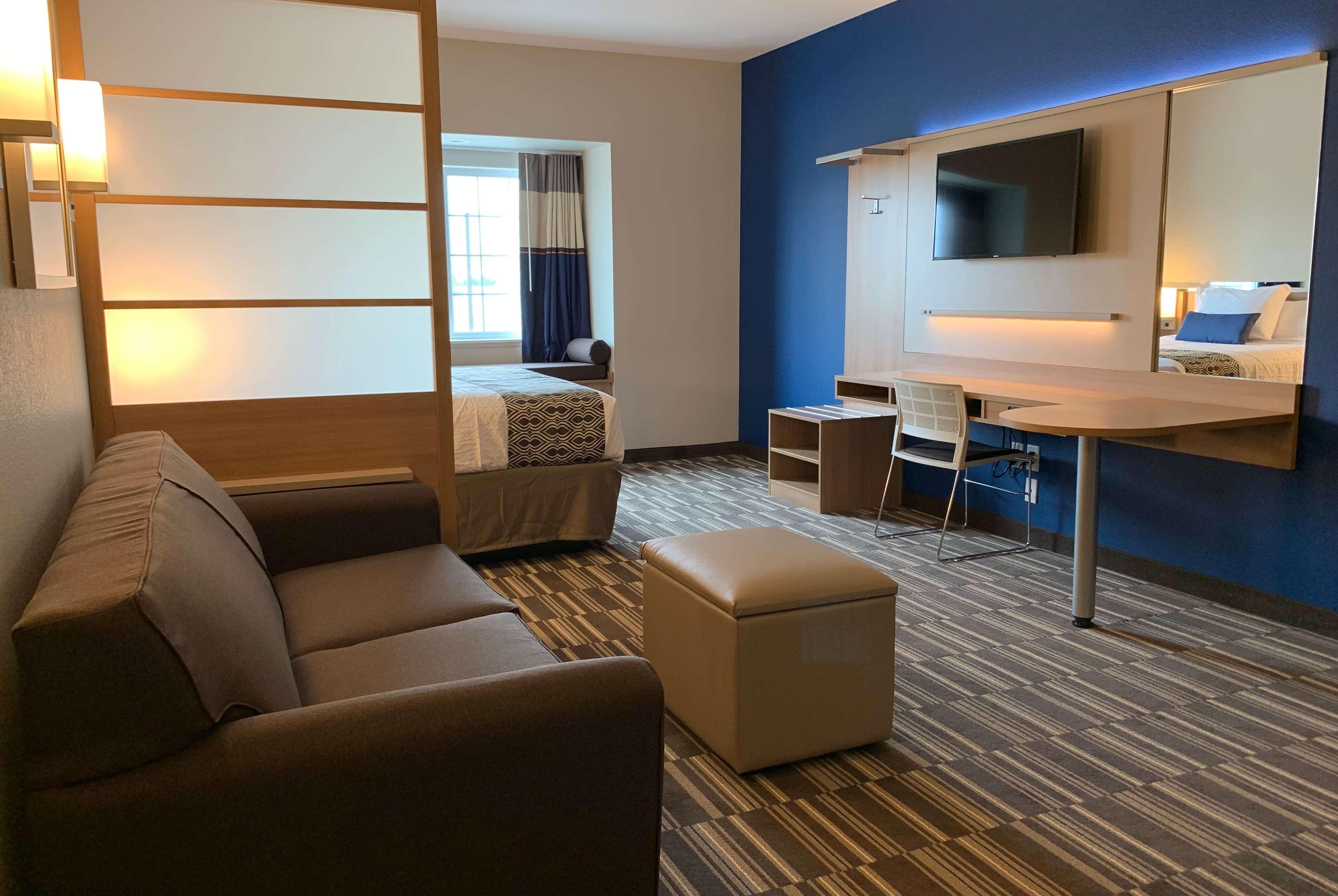 Microtel Inn & Suites By Wyndham Fountain Fort Carson Exterior photo